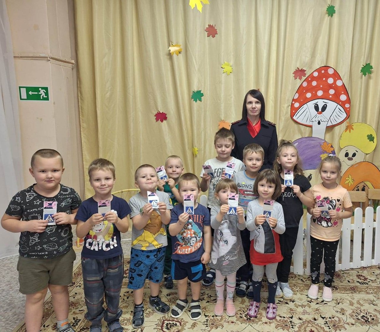 Вышневолоцкие автоинспекторы провели для дошкольников «Азбуку ПДД»