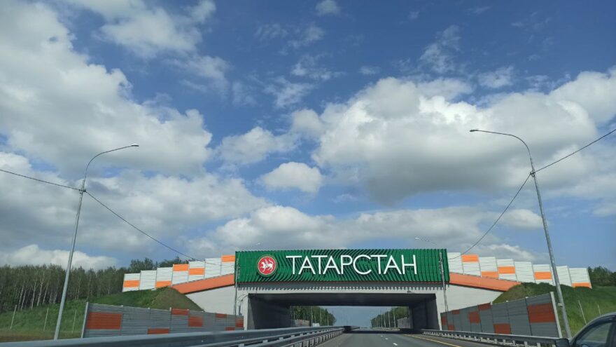 МегаФон первым разместил базовую станцию в полосе отвода федеральной трассы