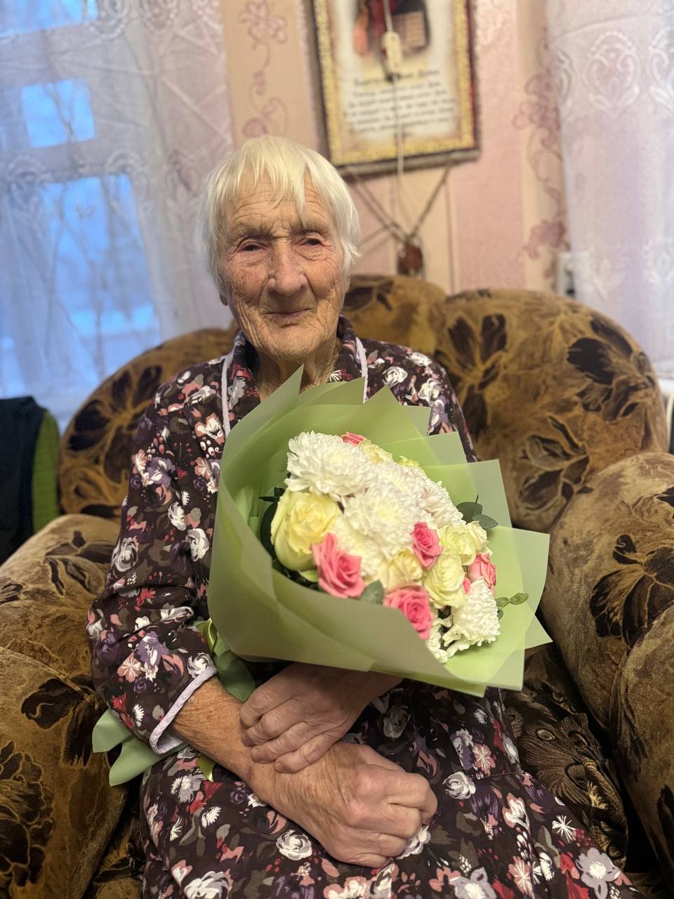 Глава региона поздравил ветерана Анну Силаеву со 102-летием