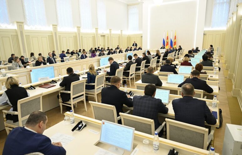 Все на своих местах: министрам дали «испытательный срок» Все на своих местах: министрам дали «испытательный срок»