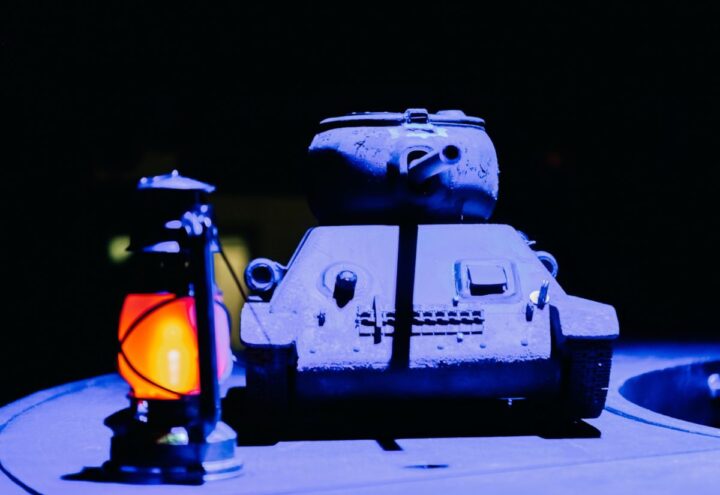 Спектакль «Танкист» в Тверском театре кукол Спектакль «Танкист» в Тверском театре кукол