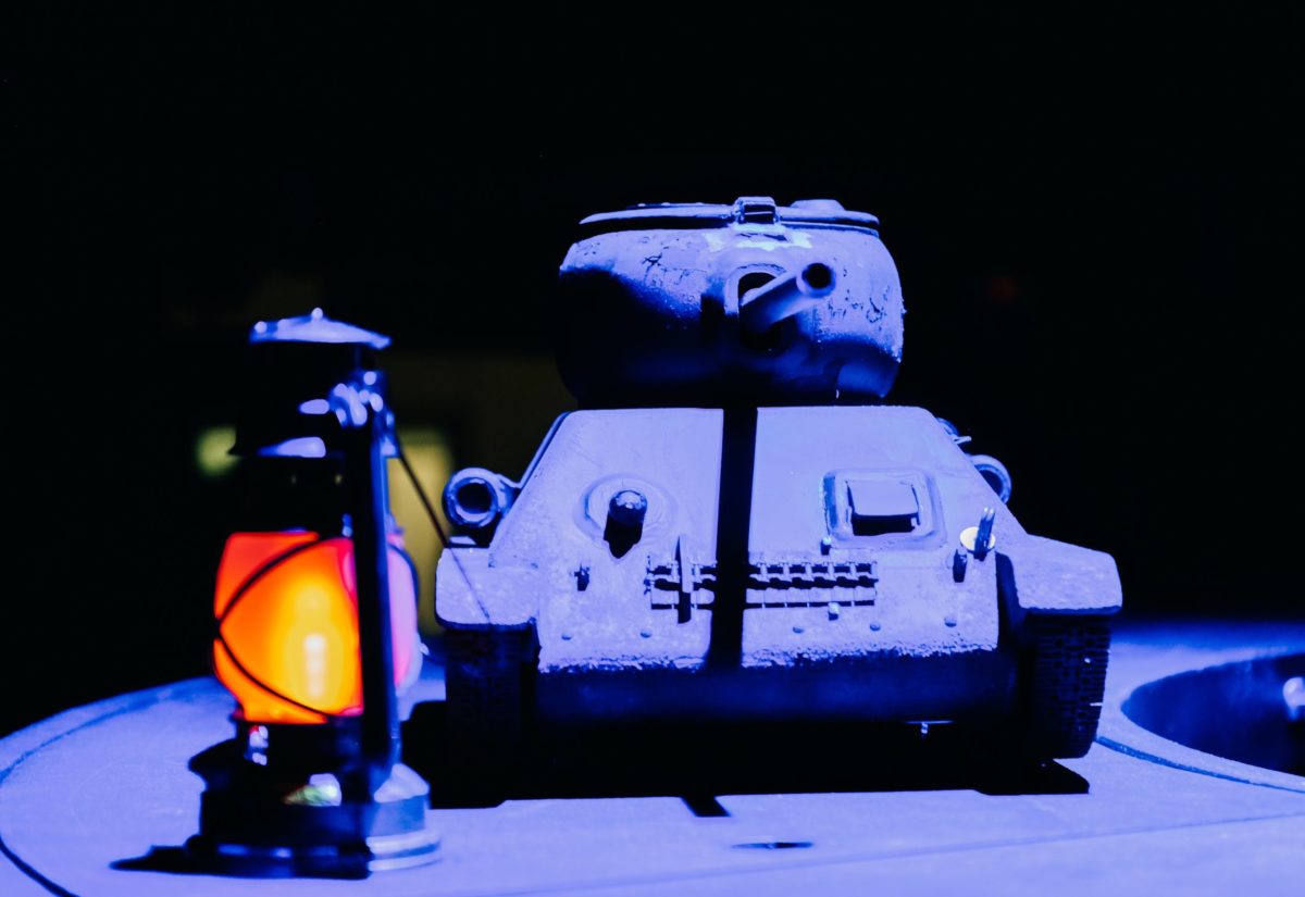 Спектакль «Танкист» в Тверском театре кукол