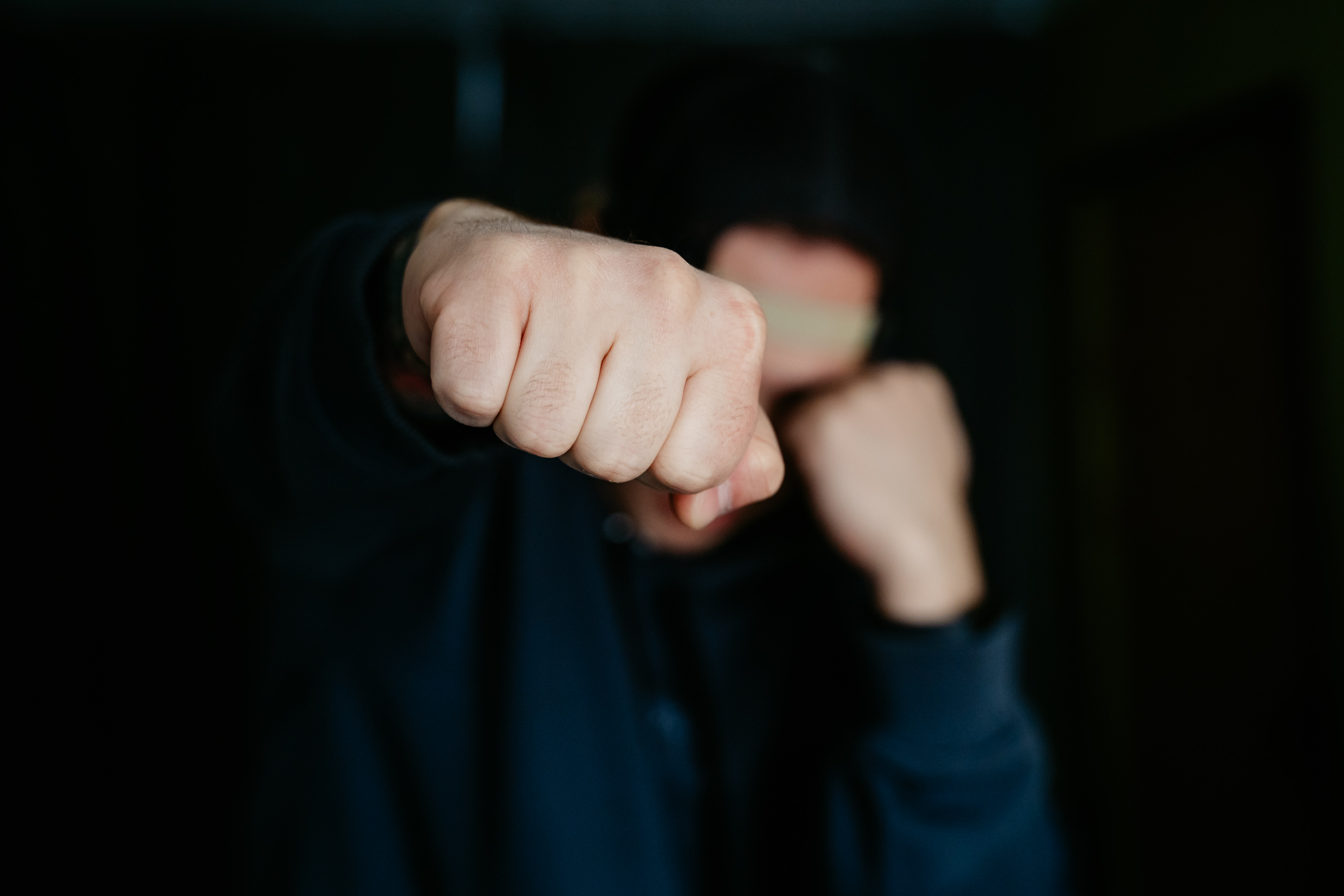 Давний конфликт между двумя жителями Тверской области закончился уголовными делами Давний конфликт между двумя жителями Тверской области закончился уголовными делами