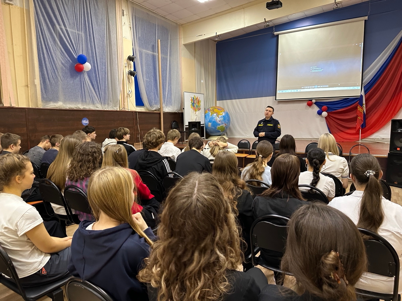 Урок памяти провели приставы в школе Твери Урок памяти провели приставы в школе Твери