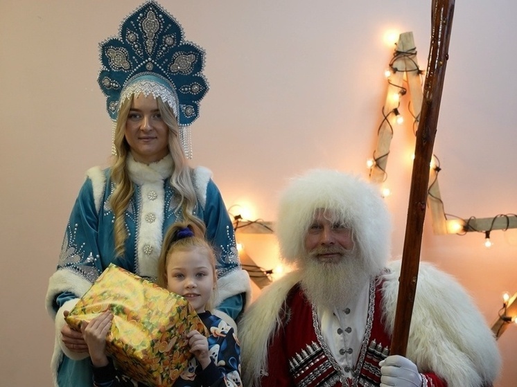 Дагестанский Дед Мороз и Обыда исполнили новогодние мечты детей в Лихославле Дагестанский Дед Мороз и Обыда исполнили новогодние мечты детей в Лихославле