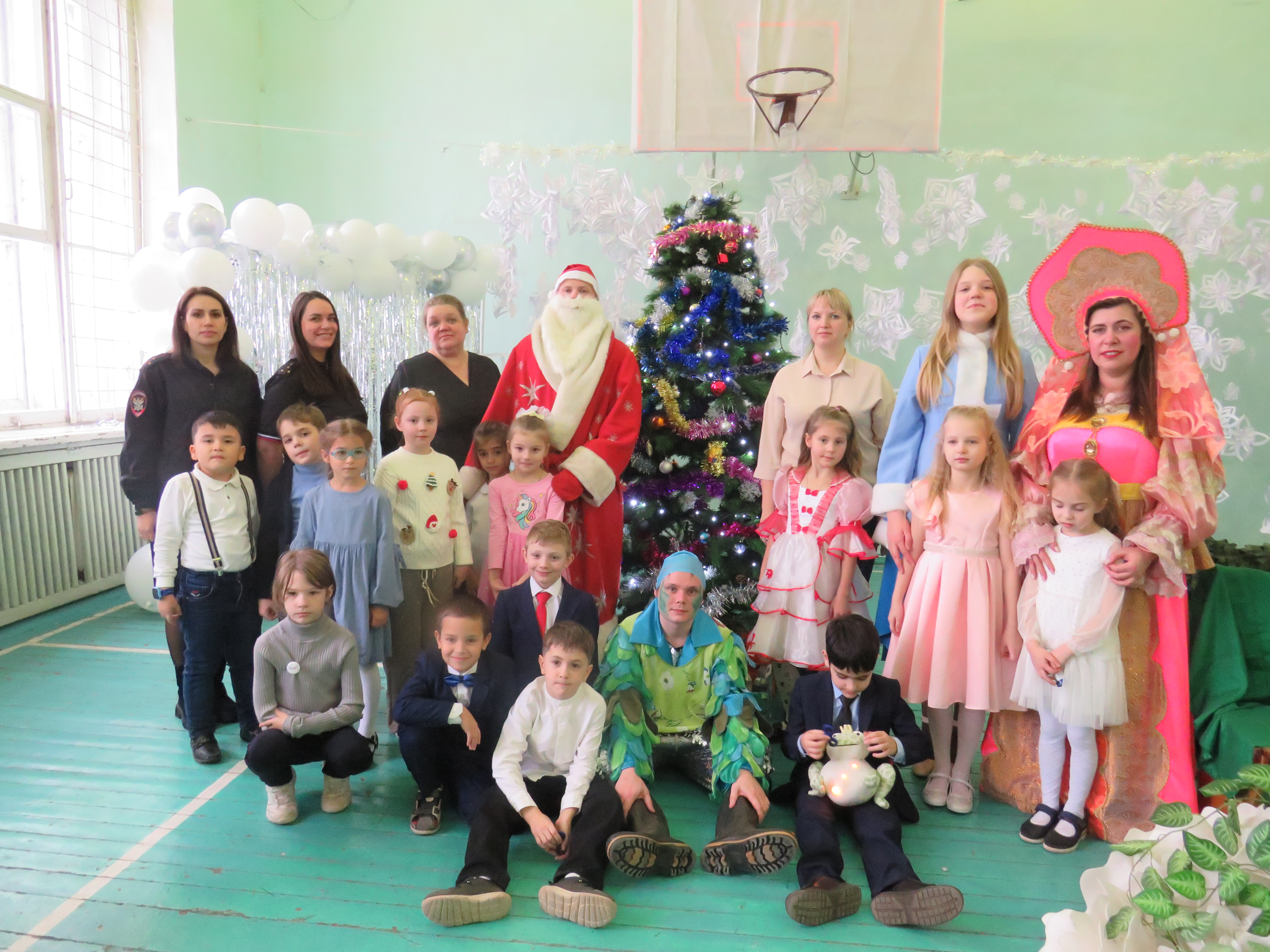 «Полицейский Дед Мороз" поздравил тверских школьников с наступающим Новым годом