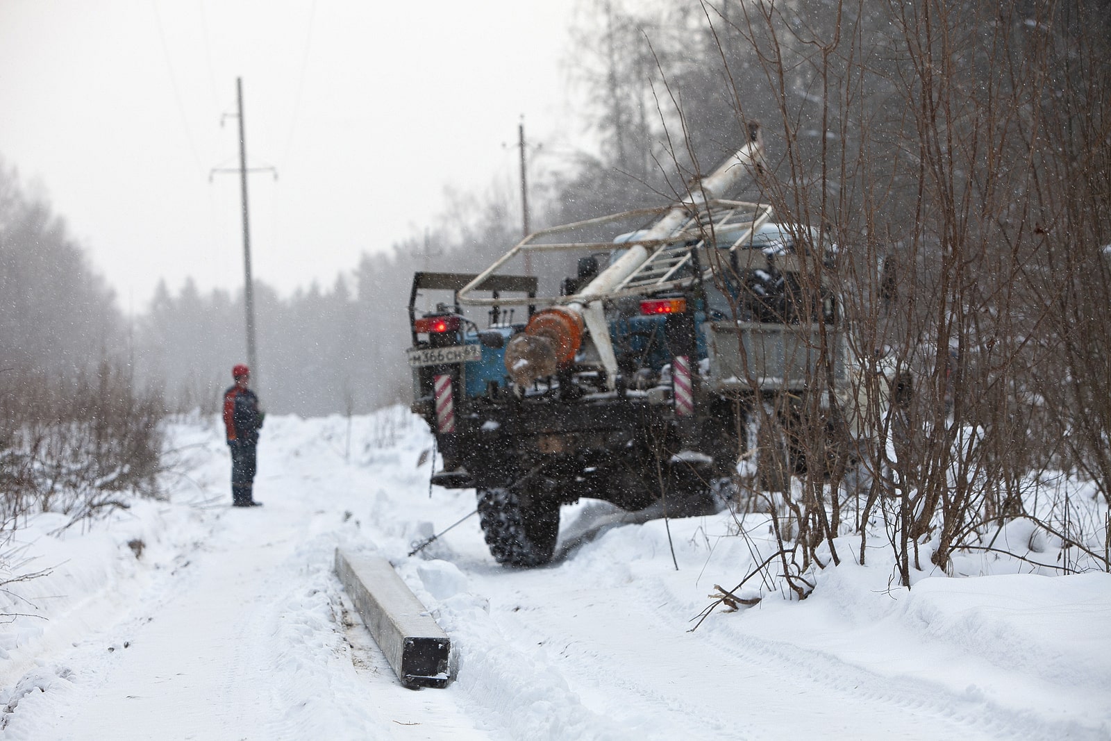 Энергетики «Тверьэнерго» работают в особом режиме из-за снежного циклона в Верхневолжье