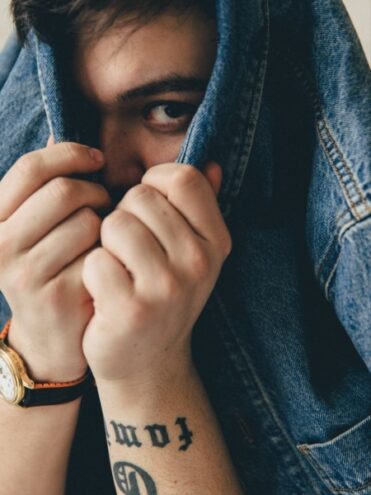 Сын легендарного шансонье Александр Круг записал песню в новом жанре