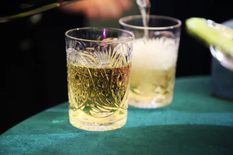 В Госдуме просят убрать “детское шампанское” с полок магазинов В Госдуме просят убрать “детское шампанское” с полок магазинов