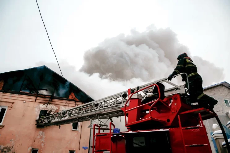 В Твери сгорела внутренняя отделка из-за неисправного обогревателя