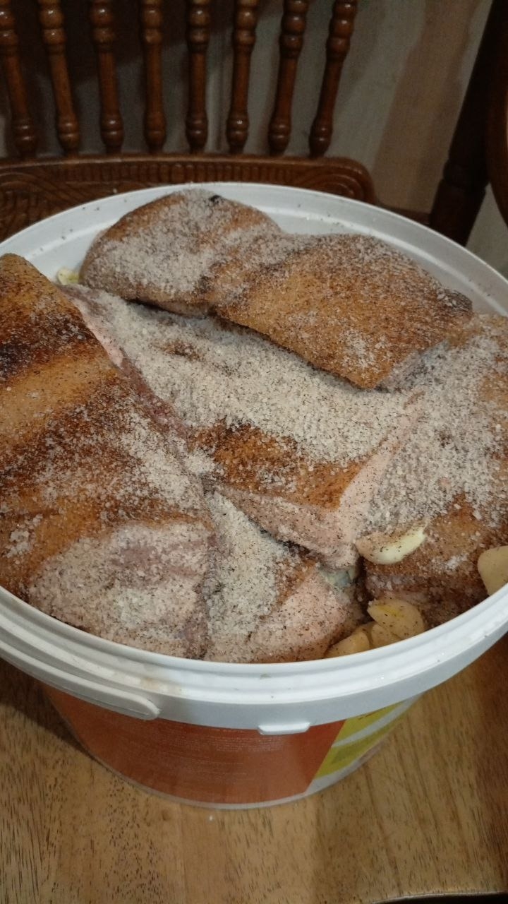 В Тверской области начали солить сало для участников СВО В Тверской области начали солить сало для участников СВО