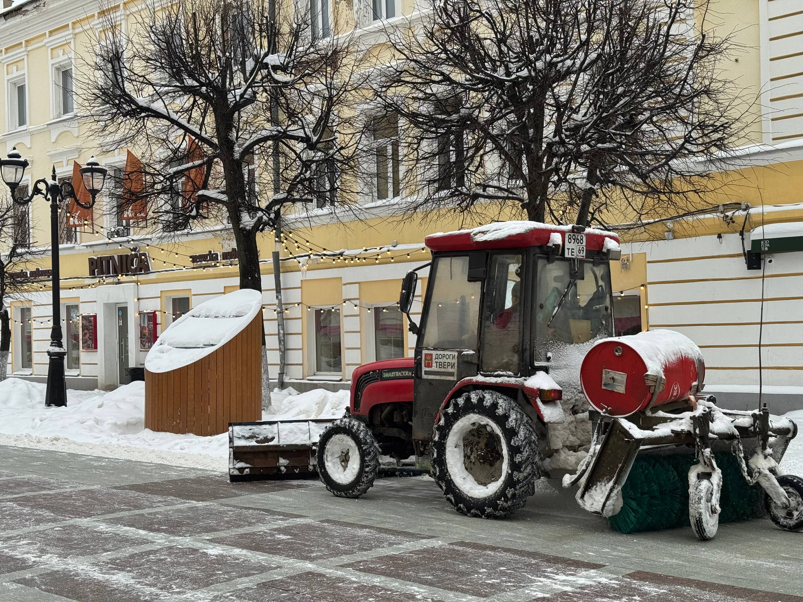 Тверь вывезла 22 тысячи кубов снега после праздников