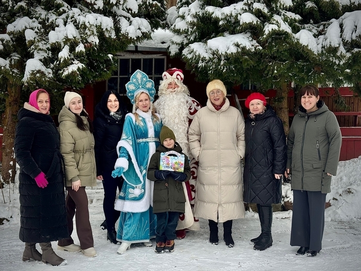 Бабушек и дедушек Лихославля поздравили с Новым годом