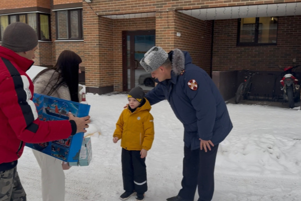 Тверские росгвардейцы исполнили новогоднее желание мальчика Матвея
