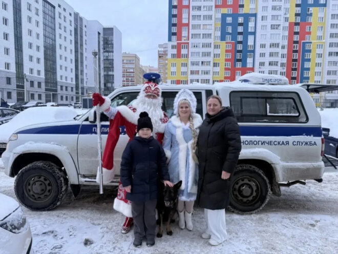 Тверские полицейские исполнили новогодние мечты юных жителей города