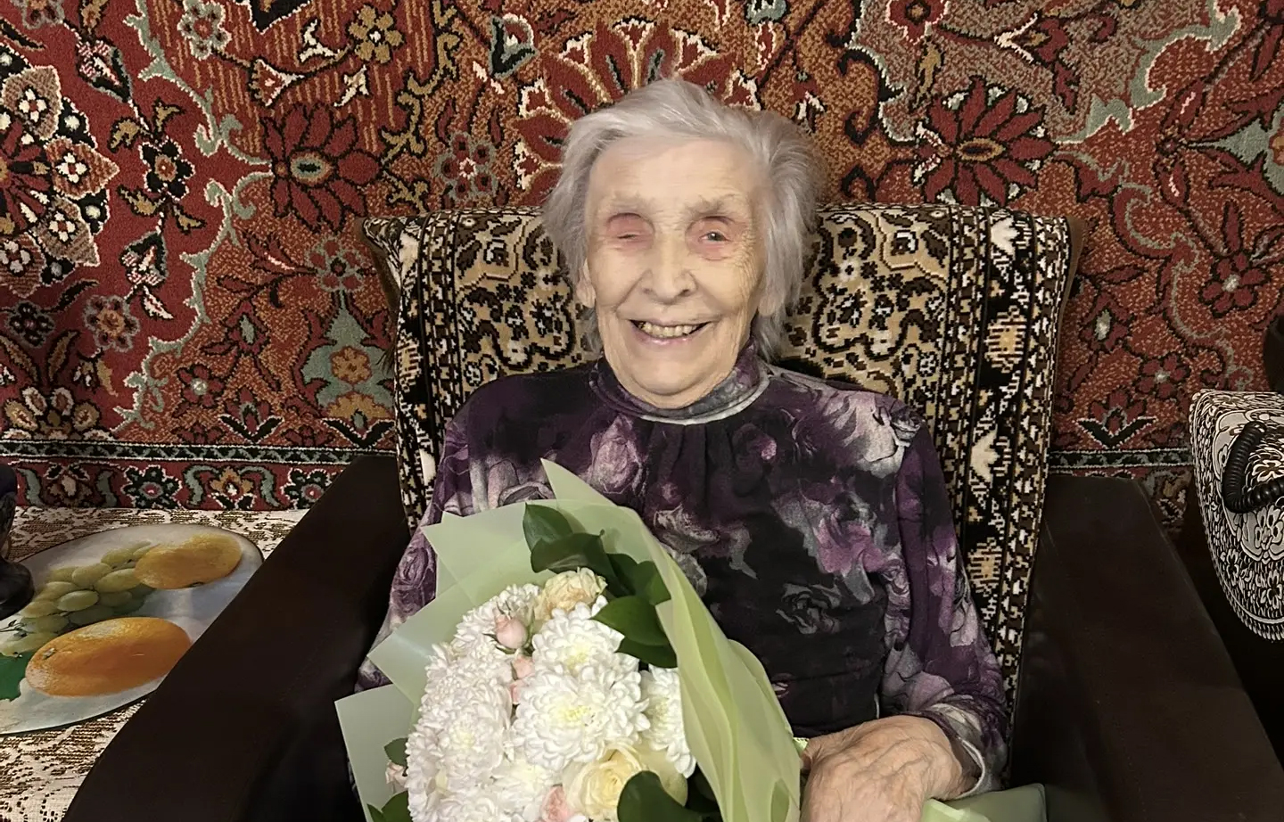 Виталий Королев поздравил Героя Труда Александру Денисову с 92-летием