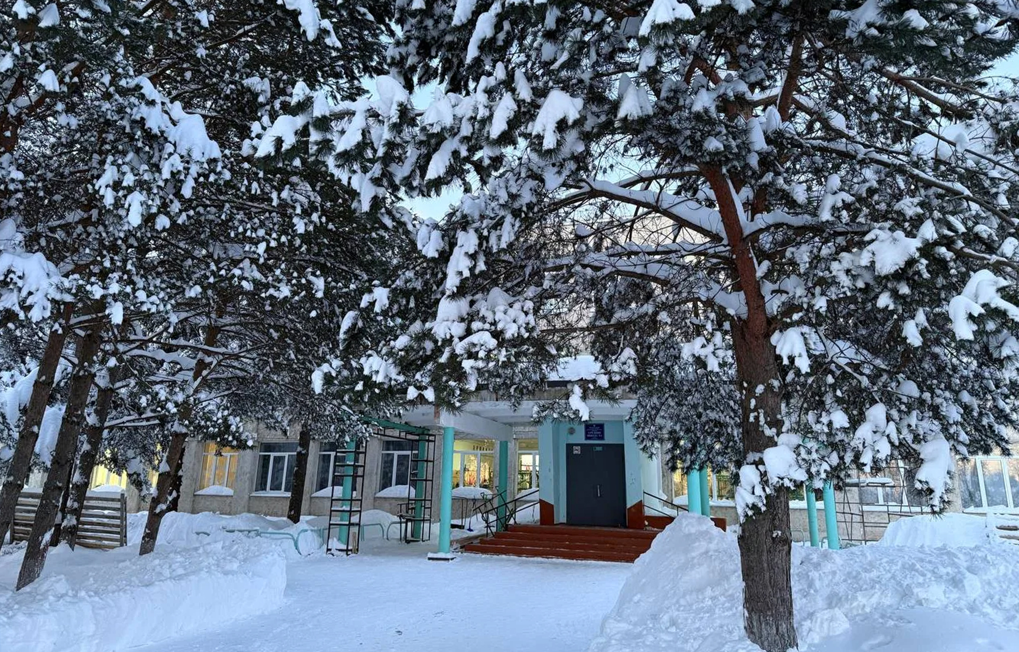 Виталий Королев поздравил школу №1 Зубцова со 110-летием Виталий Королев поздравил школу №1 Зубцова со 110-летием