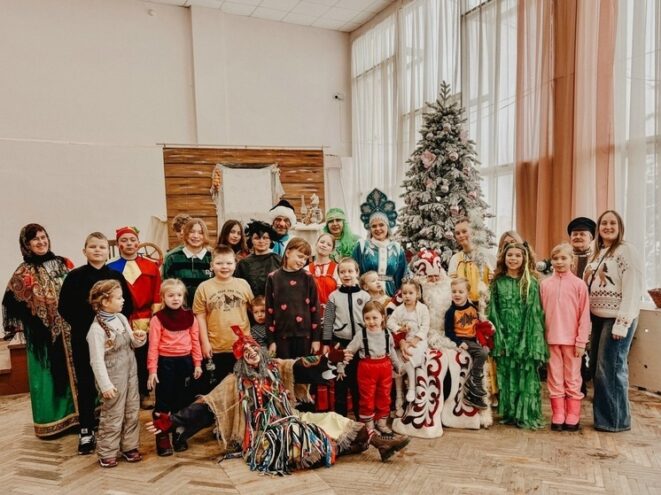 В Лихославле прошел спектакль «Святки, колядки и новогодние приключения»