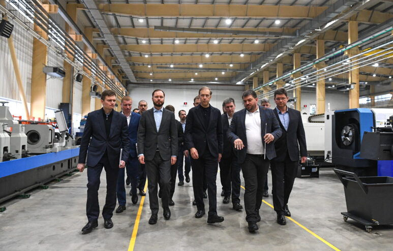 Денис Мантуров и Виталий Королев ознакомились с работой инновационных промышленных предприятий Тверской области