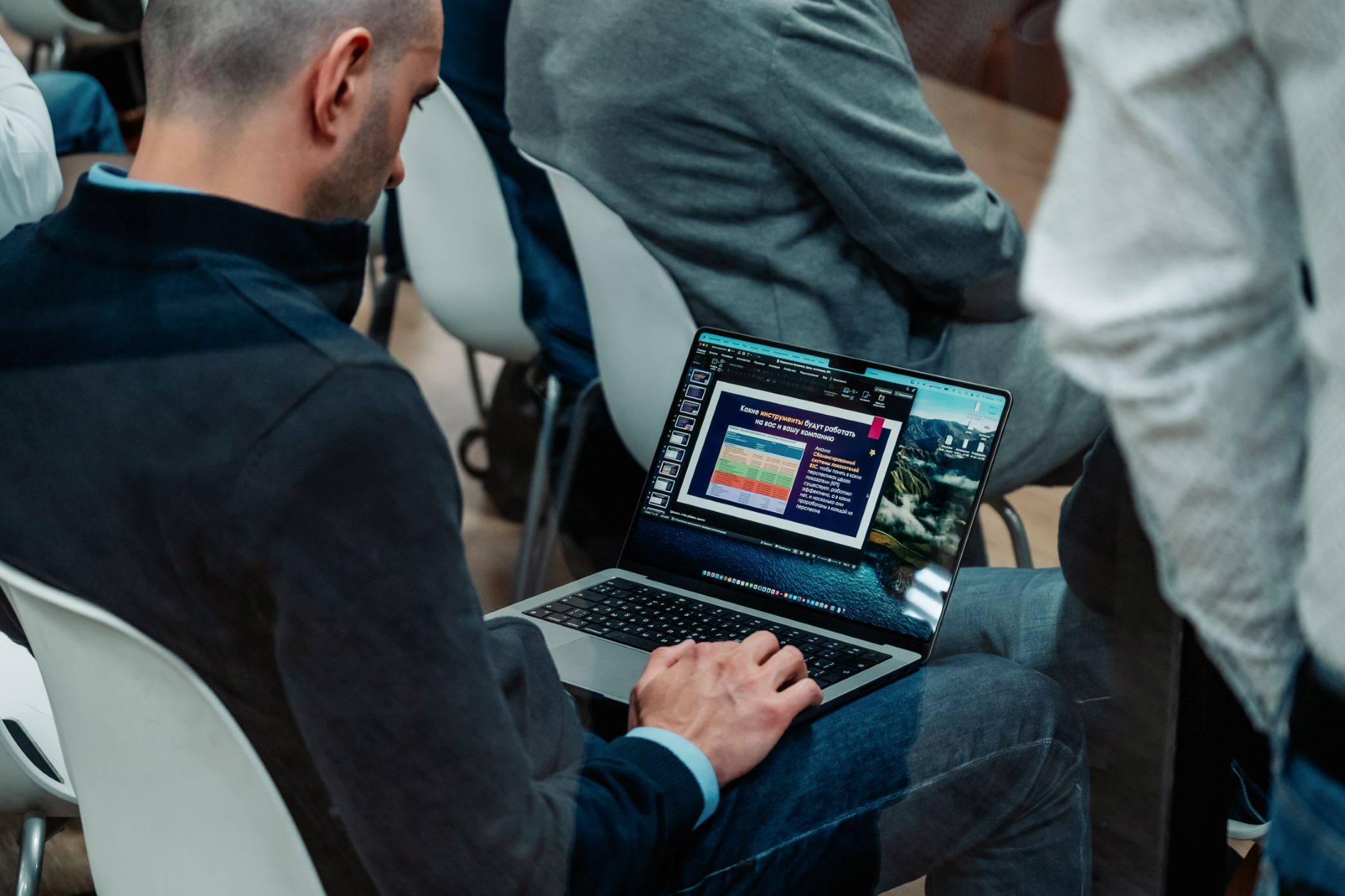 Девушка Катя лишила жителя Тверской области 6 миллионов рублей Девушка Катя лишила жителя Тверской области 6 миллионов рублей