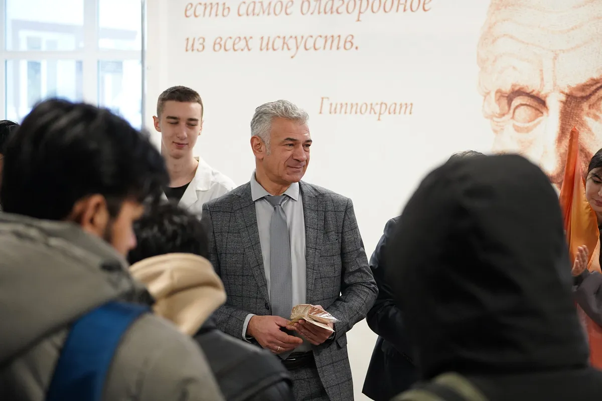 "Блокадный хлеб" в ТвГМУ: Студенты почтили память героев Ленинграда "Блокадный хлеб" в ТвГМУ: Студенты почтили память героев Ленинграда