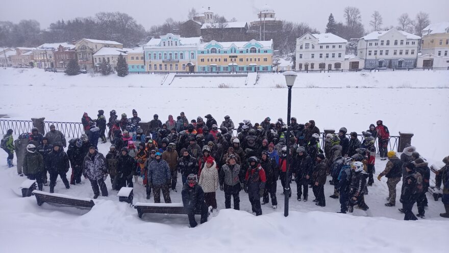 Мороз не помеха: байкеры отметили Рождество масштабным мотопробегом "Дедан 12" Мороз не помеха: байкеры отметили Рождество масштабным мотопробегом "Дедан 12"
