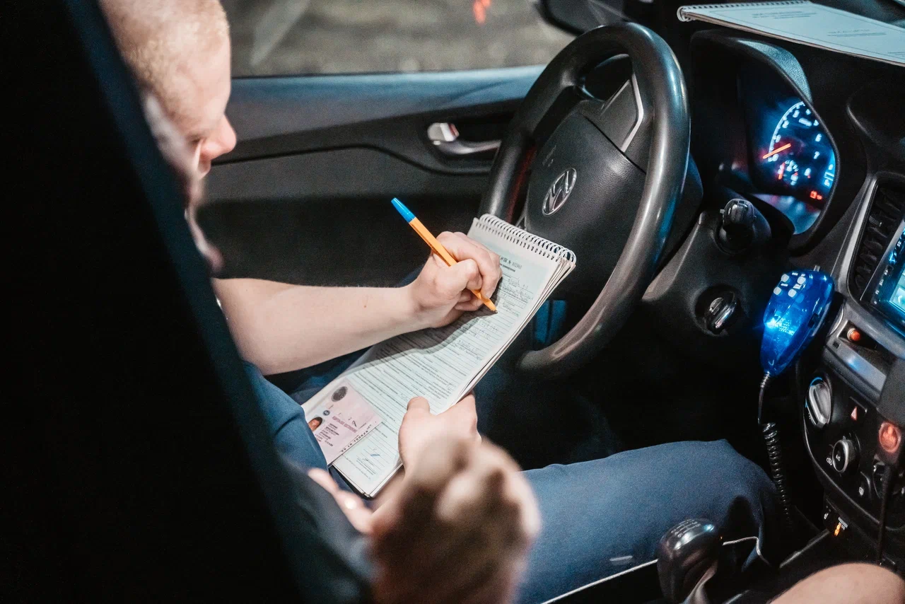 Стало известно, когда в Тверской области можно поставить на учет автомобиль в праздники