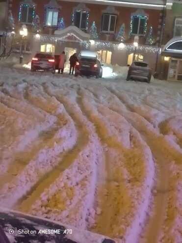 У гостиницы в Тверской области не проехать и не пройти