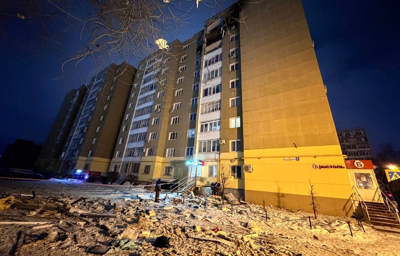 В Твери обломок дрона стал причиной пожара в жилом доме В Твери обломок дрона стал причиной пожара в жилом доме