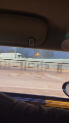 В Твери фуры заблокировали движение на мосту В Твери фуры заблокировали движение на мосту