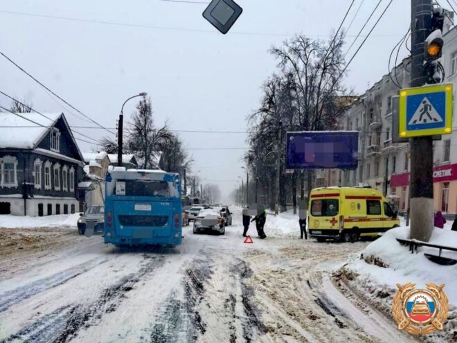 За полдня в Твери сбили двух пешеходов на переходах За полдня в Твери сбили двух пешеходов на переходах