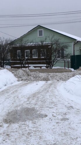 Жители деревни под Тверью не смогли выехать на работу после расчистки снега