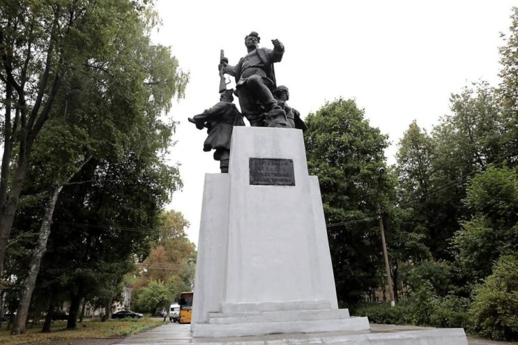 В Осташкове на Аллее Славы появится новый мемориал В Осташкове на Аллее Славы появится новый мемориал