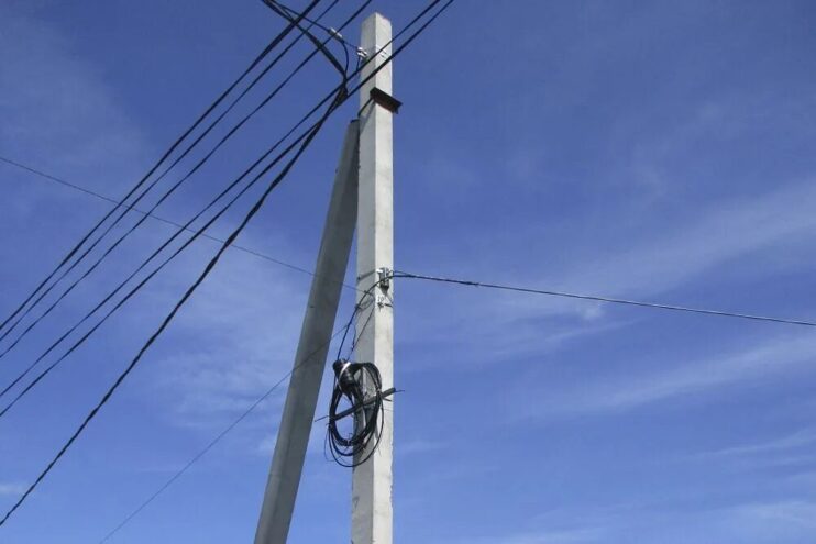 Незаконное размещение линий связи на опорах ЛЭП ставит под угрозу надежность электроснабжения потребителей Тверской области Незаконное размещение линий связи на опорах ЛЭП ставит под угрозу надежность электроснабжения потребителей Тверской области