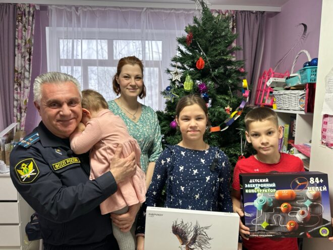 Судебные приставы Тверской области продолжают акцию "Ёлка желаний" Судебные приставы Тверской области продолжают акцию "Ёлка желаний"