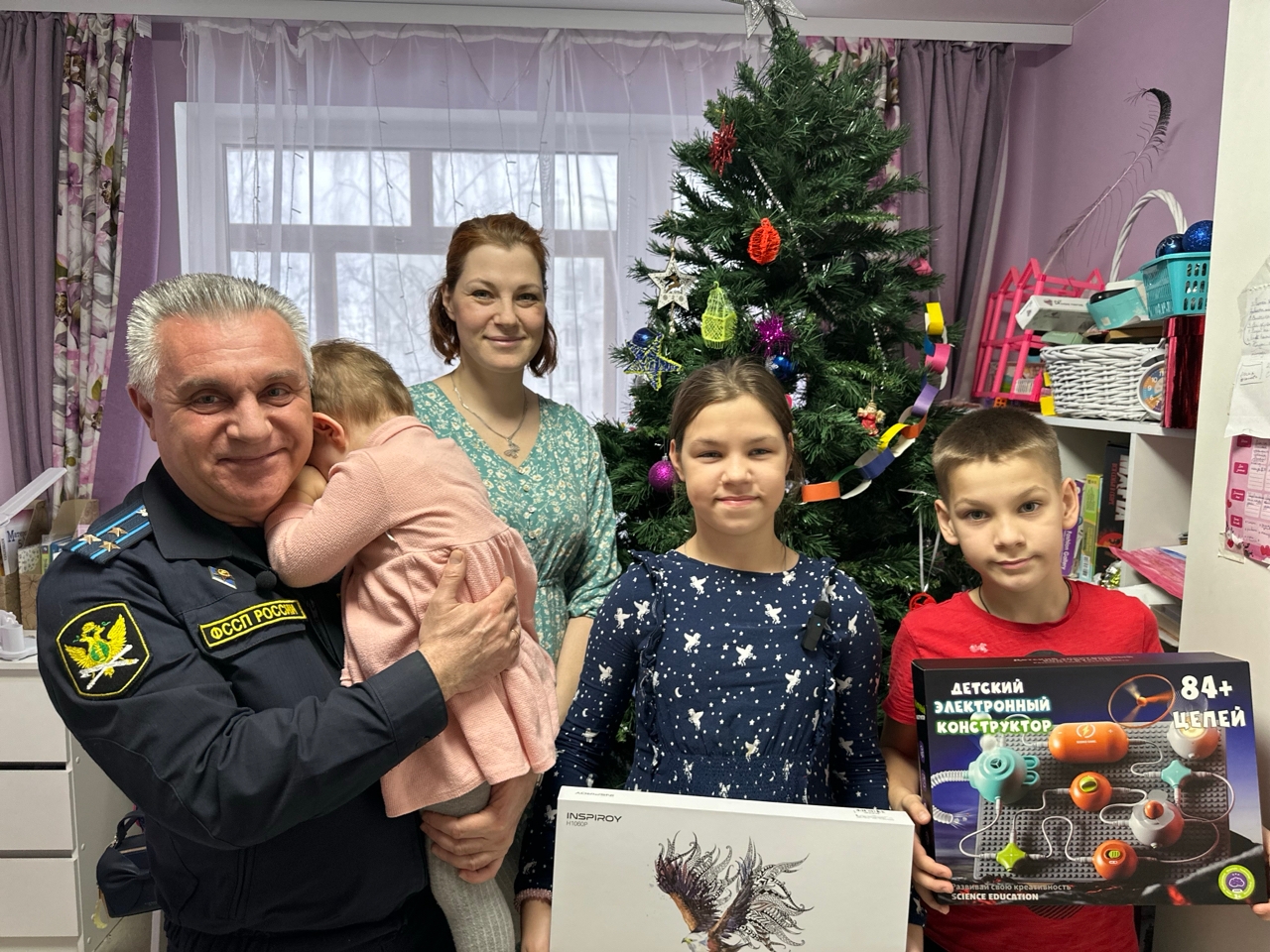 Судебные приставы Тверской области продолжают акцию "Ёлка желаний" Судебные приставы Тверской области продолжают акцию "Ёлка желаний"