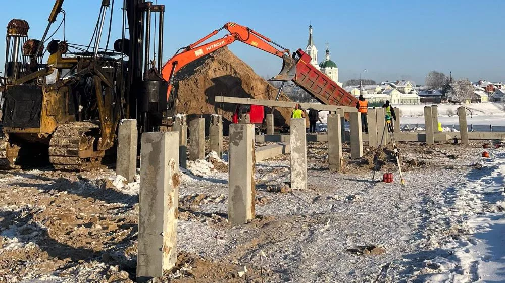 В Твери активно строят фундамент для культурно-выставочного центра "Речной" В Твери активно строят фундамент для культурно-выставочного центра "Речной"