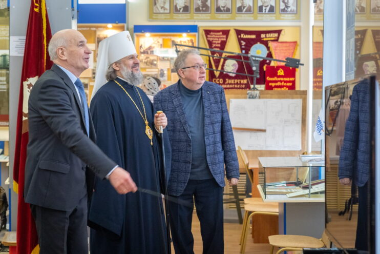 В преддверии Дня защитника Отечества ВУЦ ТвГТУ посетил митрополит Тверской и Кашинский Амвросий