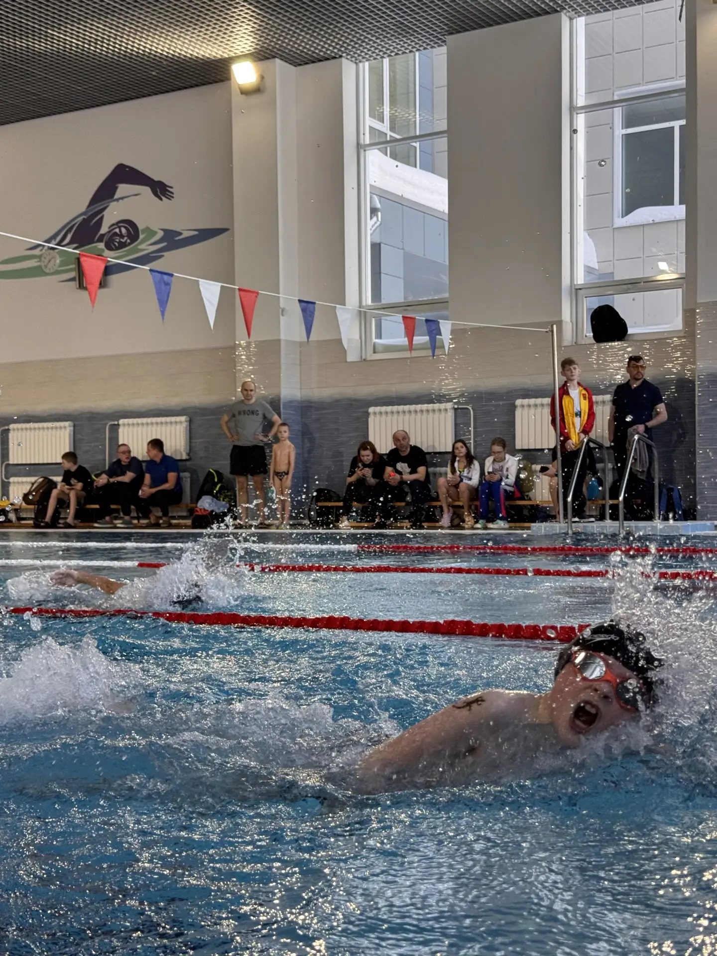 Юные пловцы