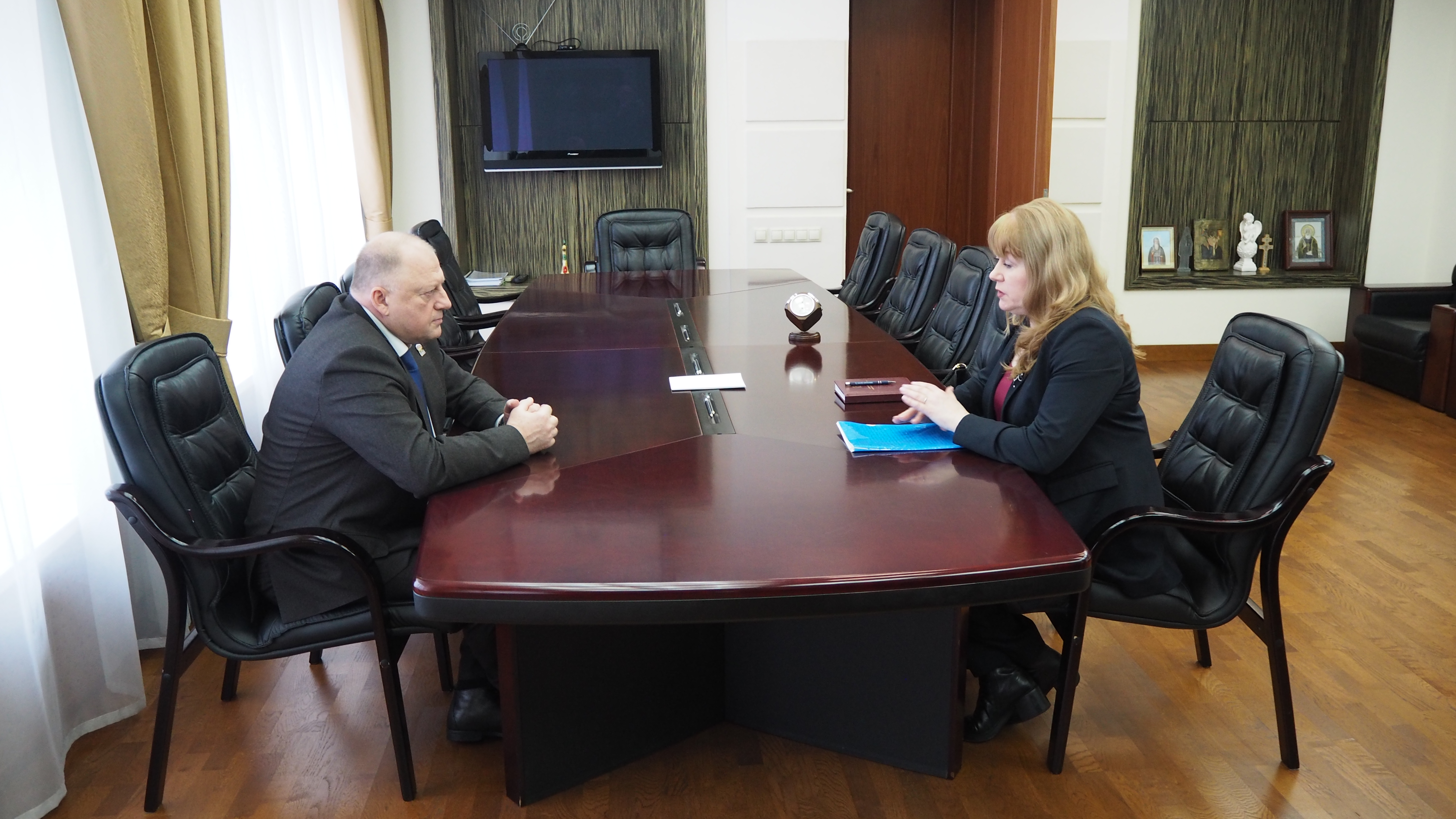 Сергей Голубев обсудил подготовку к выборам с главой облизбиркома