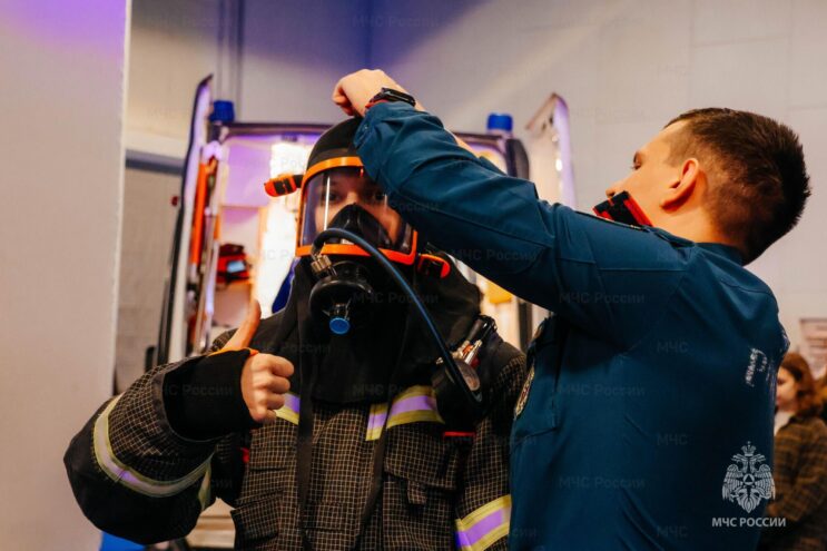 На форуме в Твери школьники прикоснулись к работе спасателей На форуме в Твери школьники прикоснулись к работе спасателей
