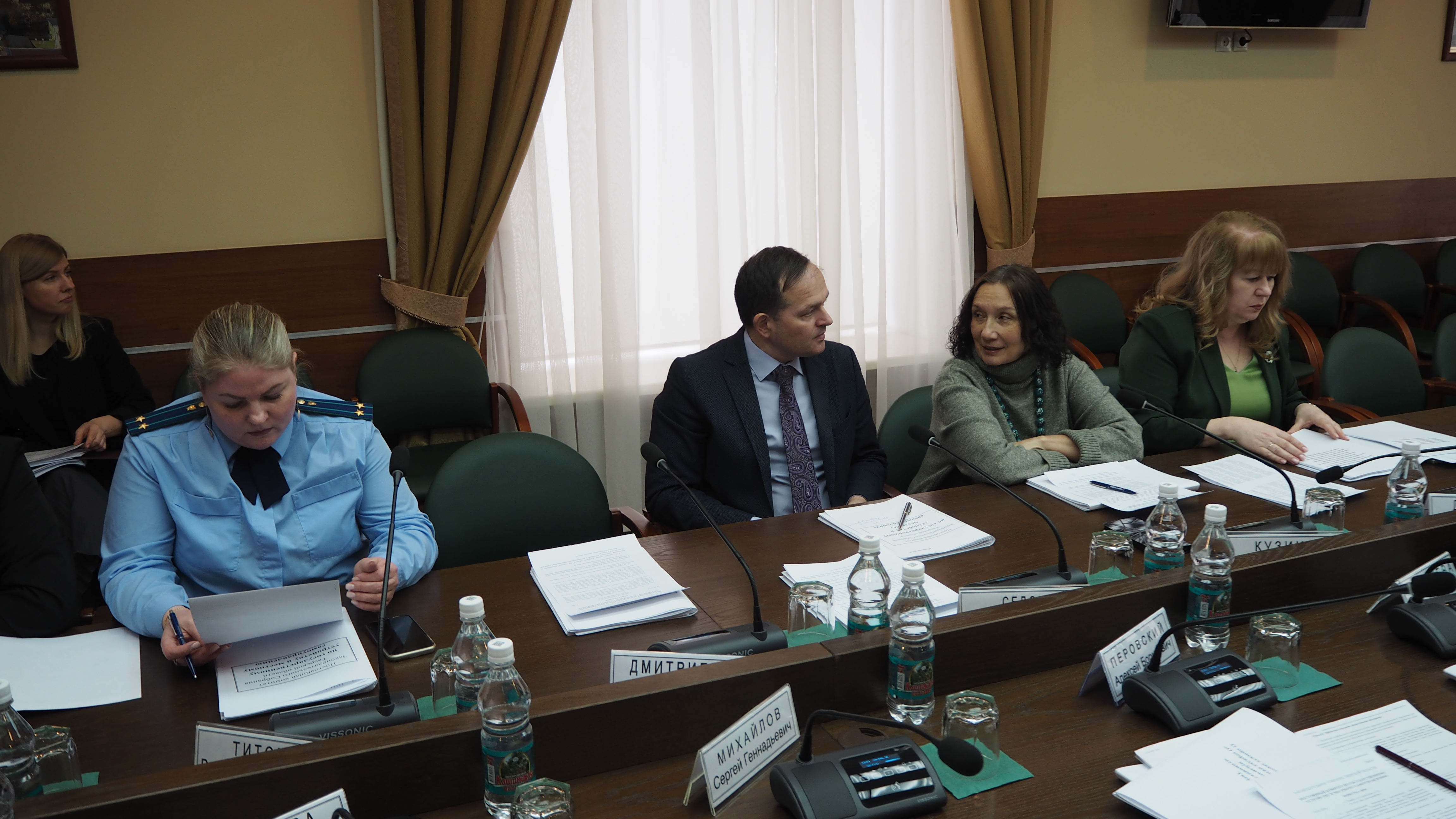 Комитет по госустройству рассмотрел поправки в региональные законы Комитет по госустройству рассмотрел поправки в региональные законы