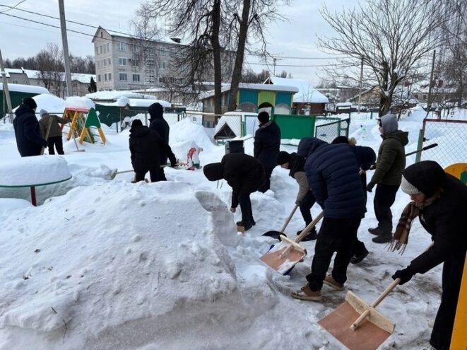 В Тверской области прошел "Снежный субботник" В Тверской области прошел "Снежный субботник"