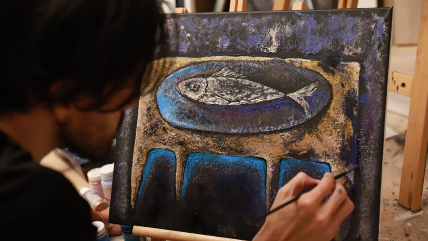 Лаконичность и глубина: Взгляд на картину "Изобилие" Дженниера Сагеса