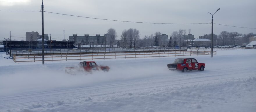 В Твери состоялись зрелищные зимние трековые гонки