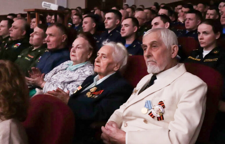 Тверские курсанты встретились с участниками марафона «Суровый февраль»