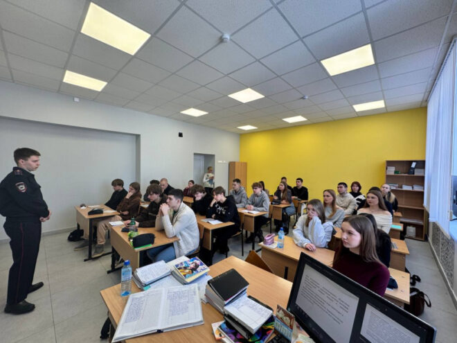 Молодежь Твери учится противостоять экстремизму Молодежь Твери учится противостоять экстремизму