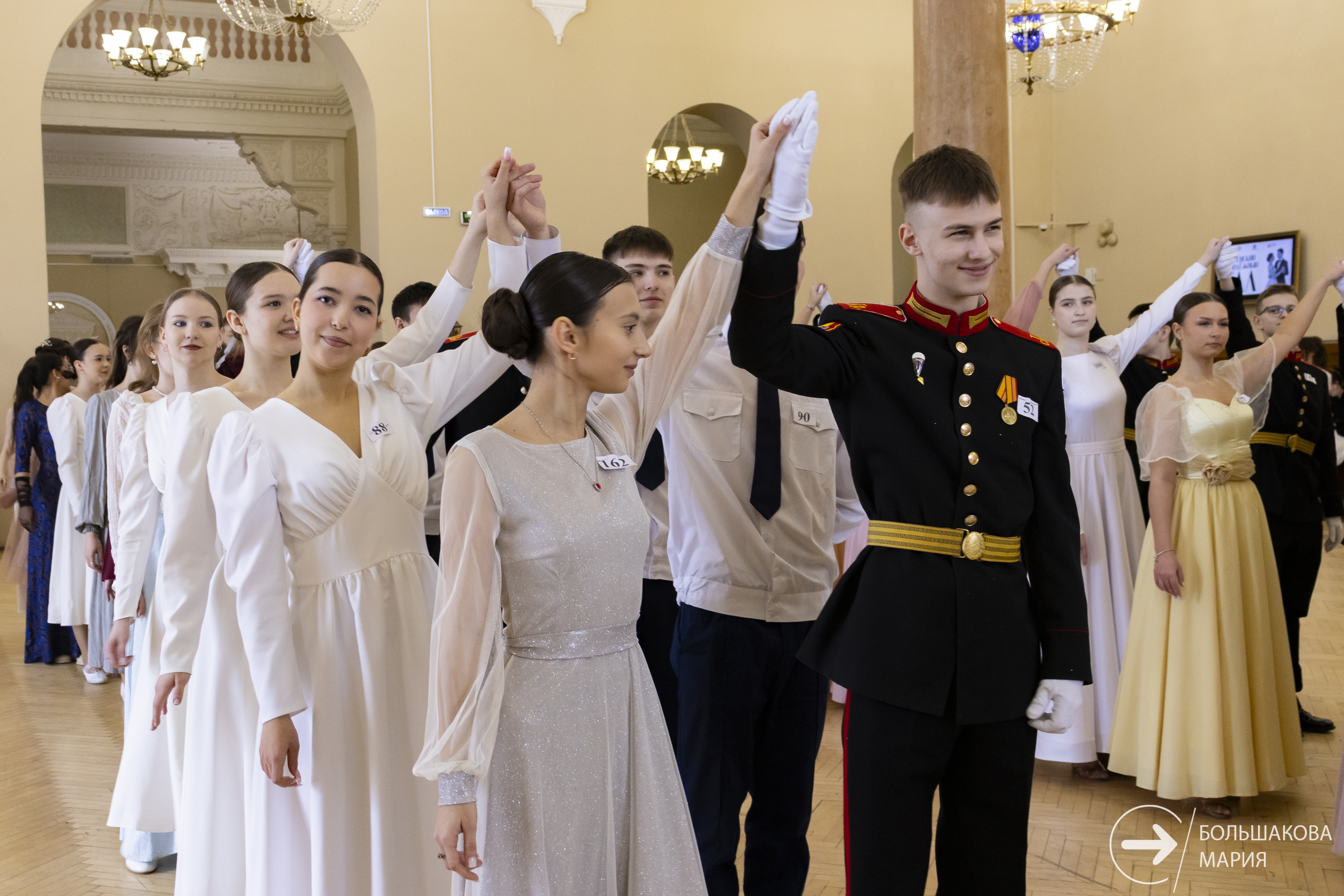 В Твери прошел Сретенский молодежный бал В Твери прошел Сретенский молодежный бал