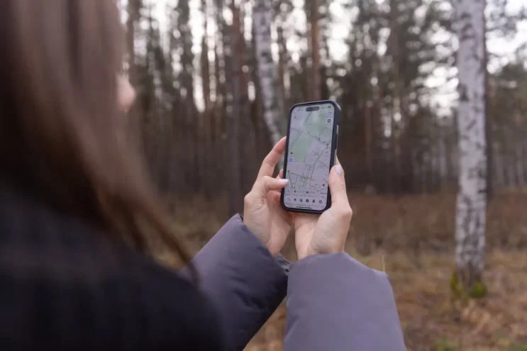 Смартфон в дикой природе: эксперт рассказал о правилах обращения со смартфоном там, где нет связи Смартфон в дикой природе: эксперт рассказал о правилах обращения со смартфоном там, где нет связи