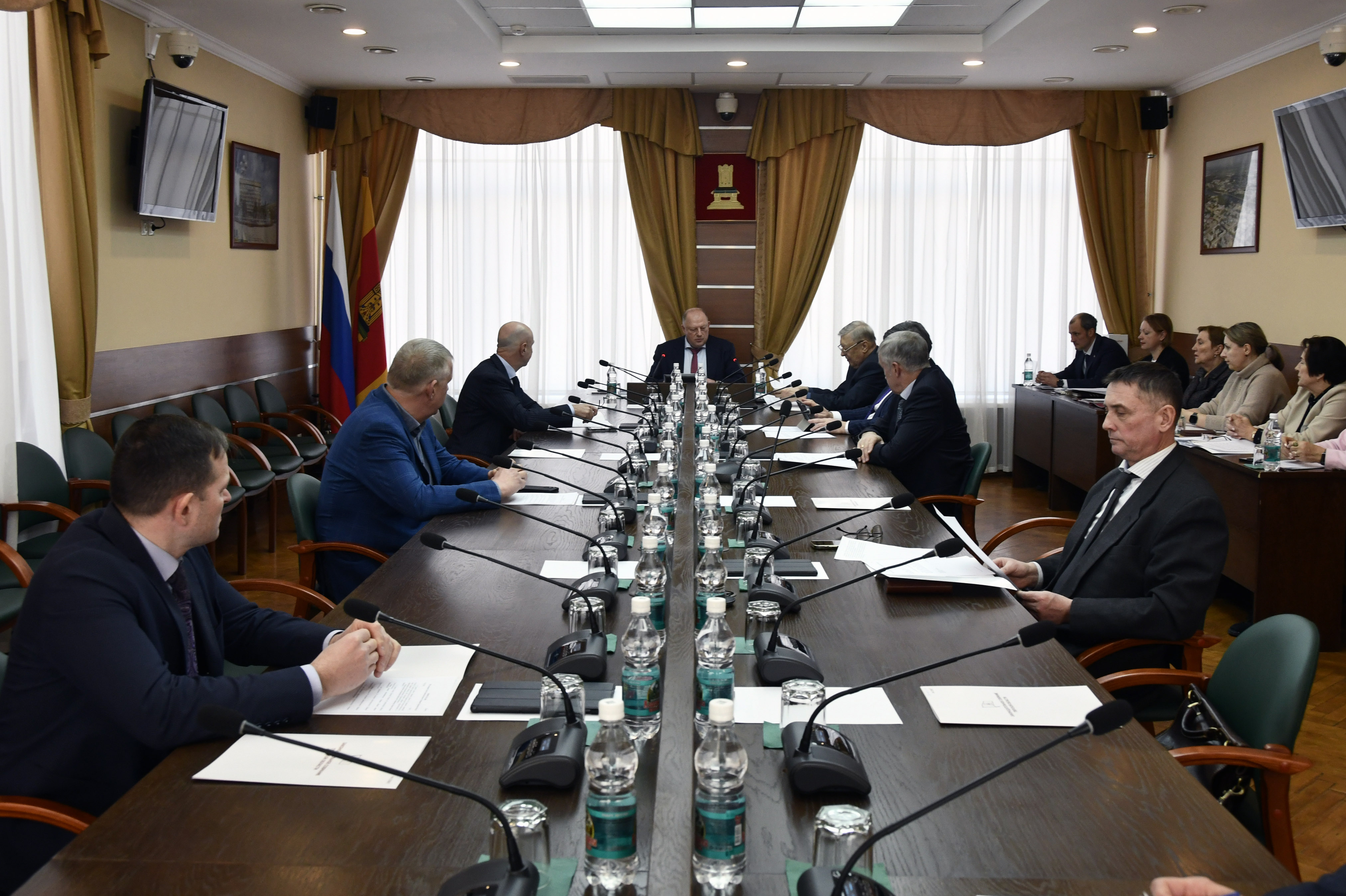 Законодательное Собрание утвердило план работы на полугодие